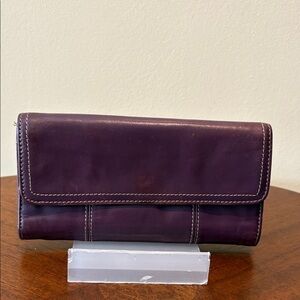 Clarks   wallet  Purple Leather /cream stitching  long wallet  trifold wallet